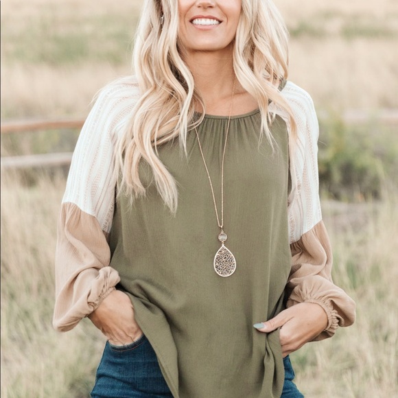 Fortuna Top in Olive - Picture 3 of 5